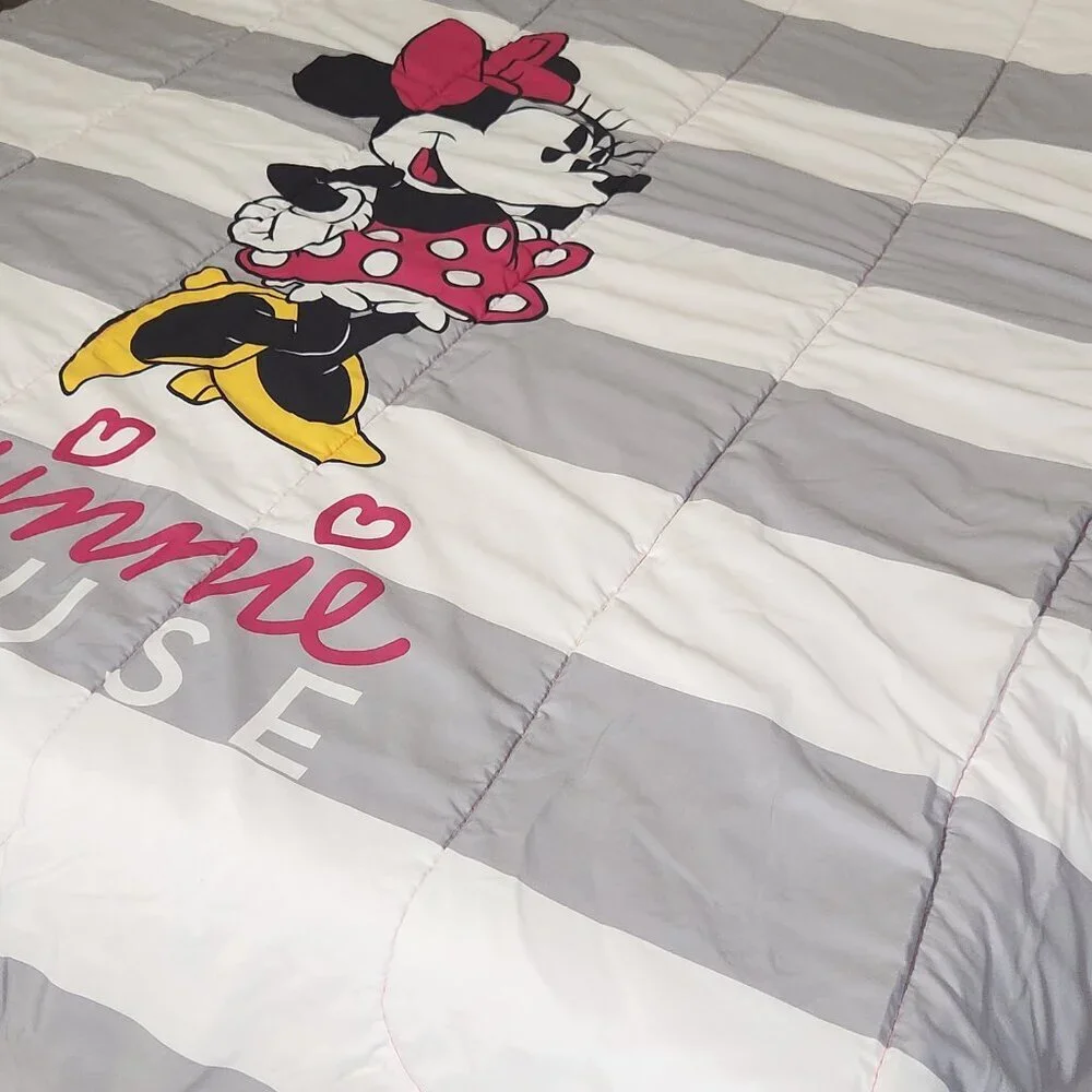 Disney Beloved Minnie Mouse Girls Twin Gray White Reversible Bedding Comforter